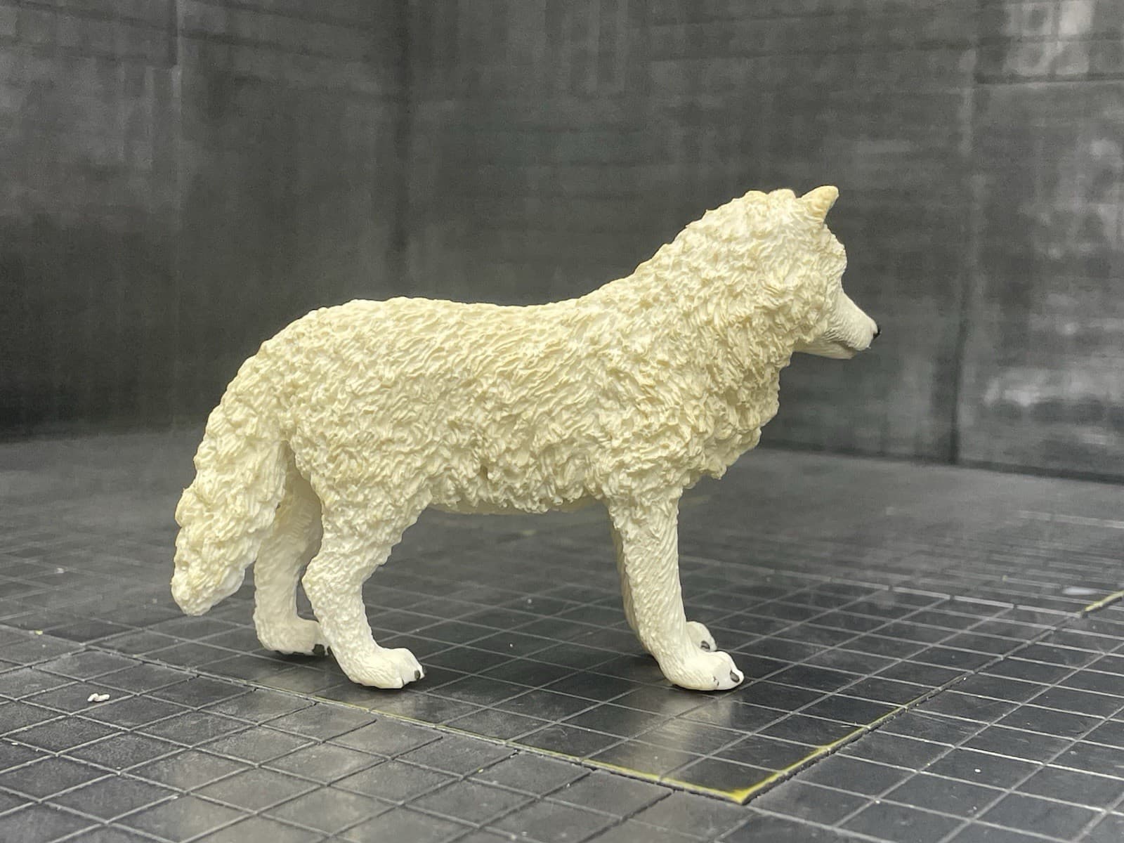 Schleich WHITE ARCTIC WOLF Adult Wildlife Figure 3.5" Length x 2.5" Height 3