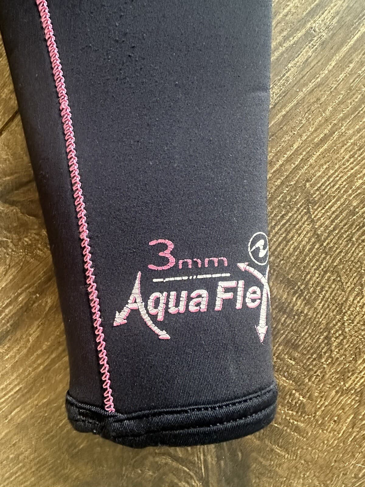 Aqua Lung AquaFlex 3mm Women's Full Wetsuit Size 8 Long Pink & Black 5