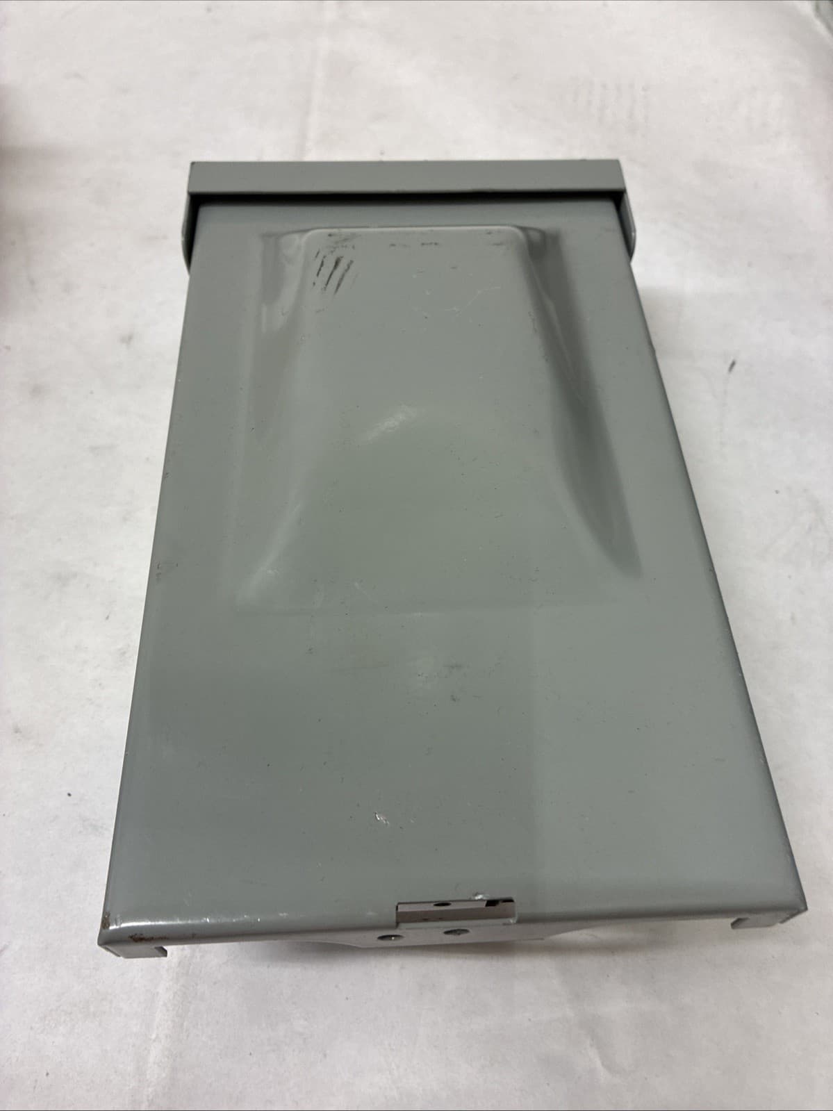 Eaton DPU222R Non Fusible Pullout AC Disconnect - Outdoor Steel Enclosure 3