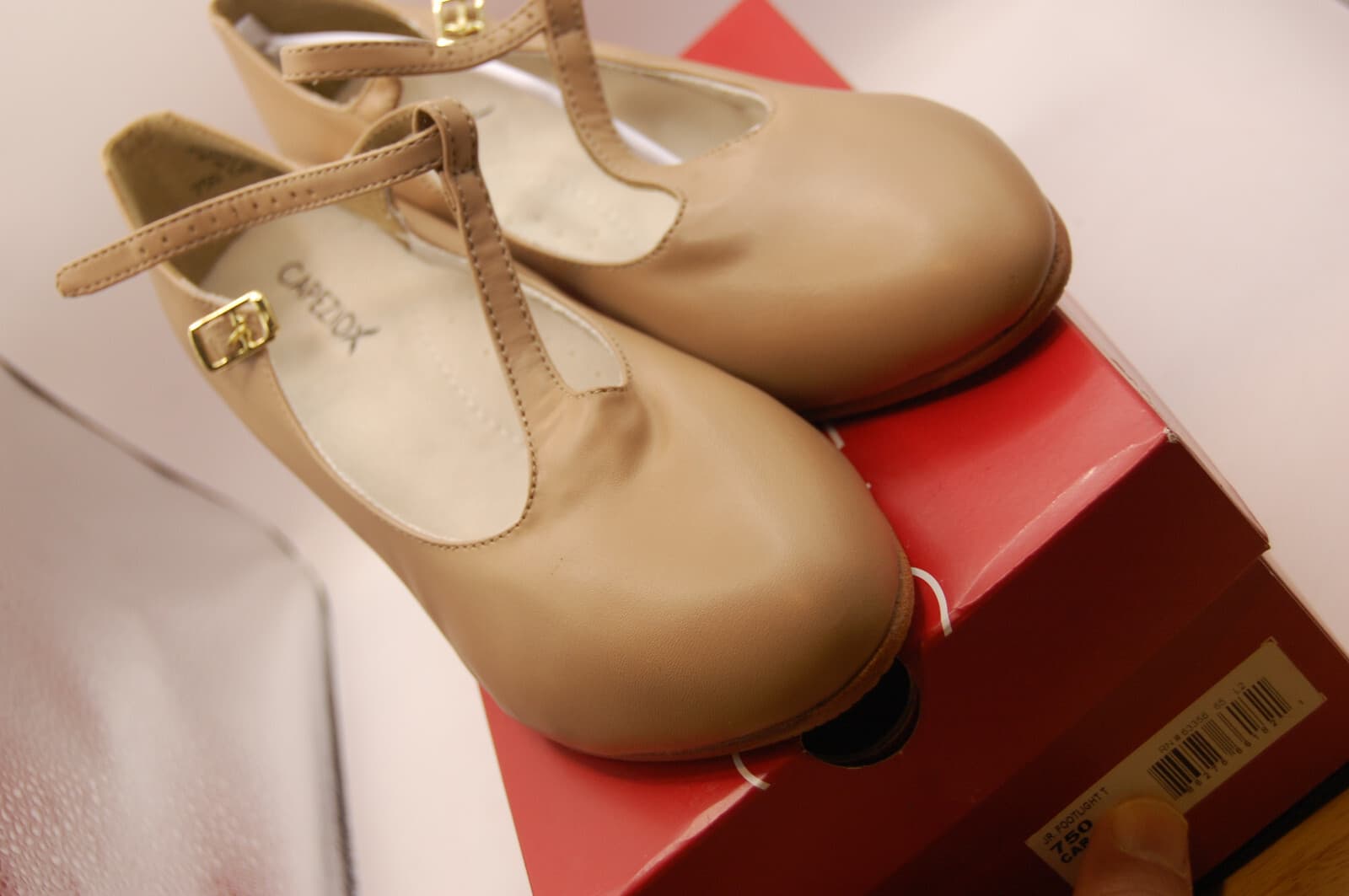 NIB Capezio Jr. Footlight T Character Shoe 750 $58.99  CAR 8 W Wide Not ret 3