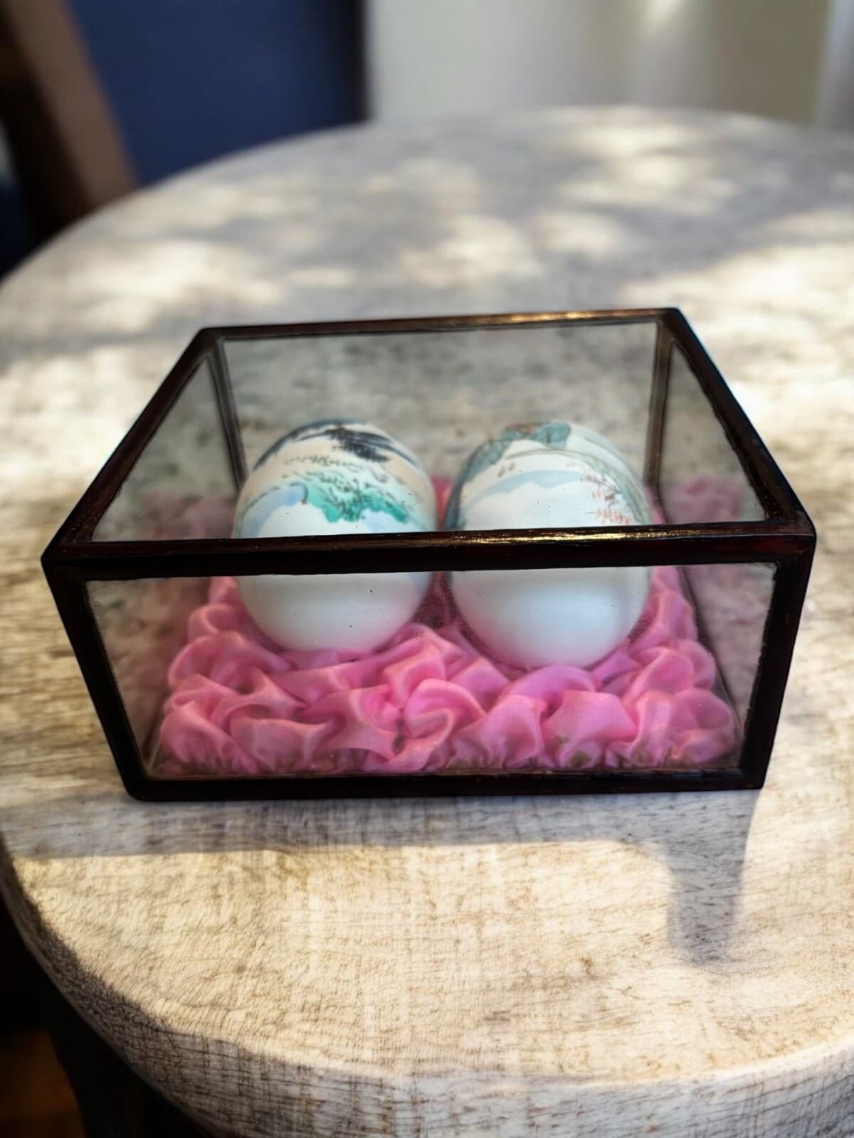 Vintage Chinese / Oriental Hand Painted Eggs in Glass Holder 1960's 2