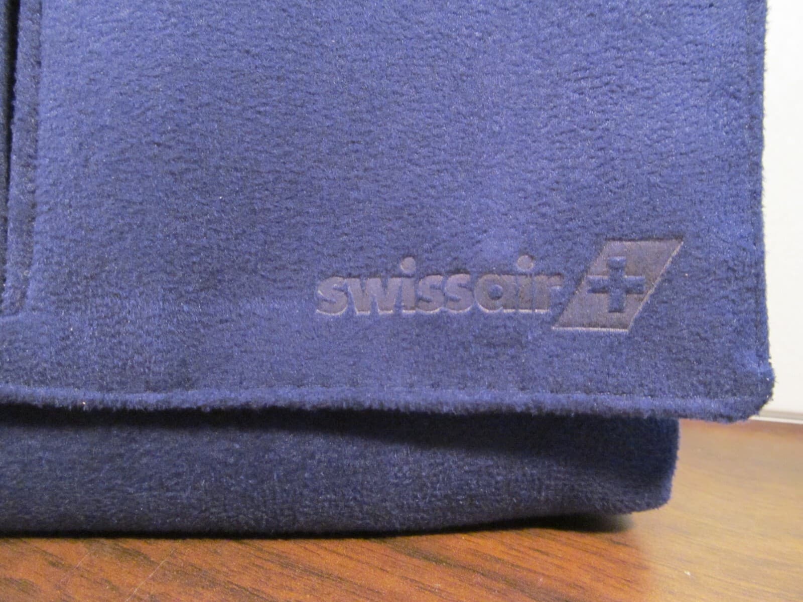 vintage SWISSAIR blue suede airline amenity kit bag makeup cosmetic case 2