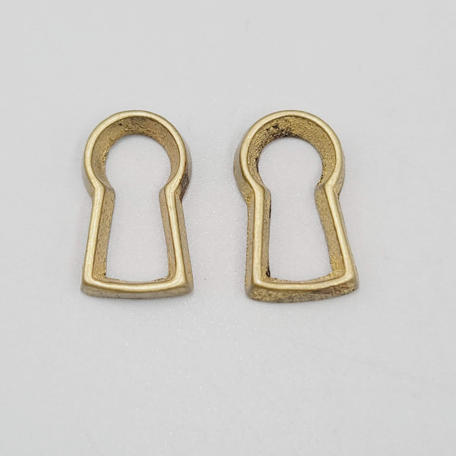 Vintage Lot of 2 Brass Skeleton Key hole Inserts Escutcheon Salvage Hardware 3/4 3