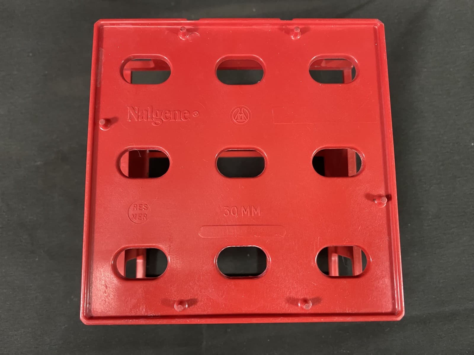 NALGENE Unwire Polypropylene 3x3 Red 9-Position 30mm Test Tube Half-Rack Holder 6