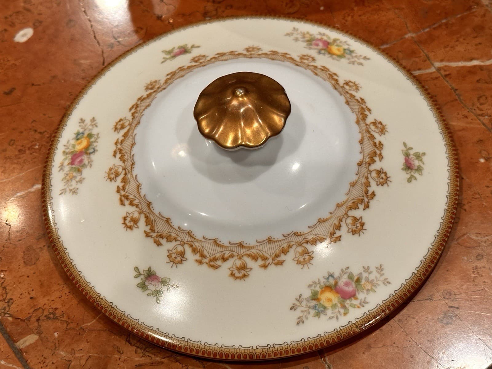 F&B MEITO JAPAN NASSAU PINK BLUE FLORAL CASSEROLE DISH WITH LID GOLD EUC 6