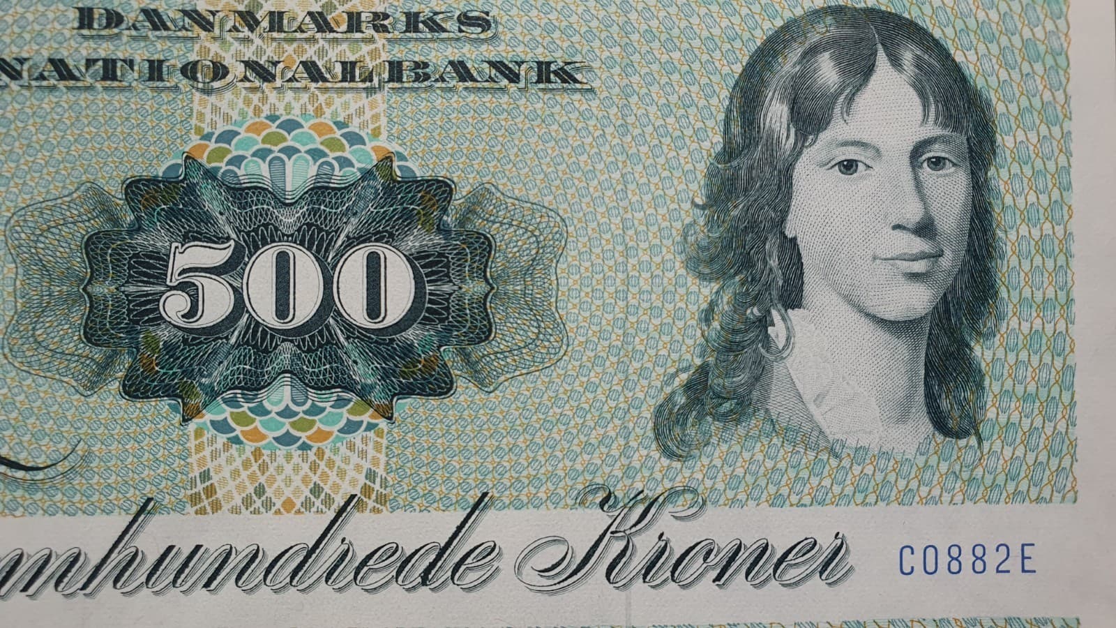 DENMARK 500 kroner 1972 - 1988; (1988) P-52, aUNC 2