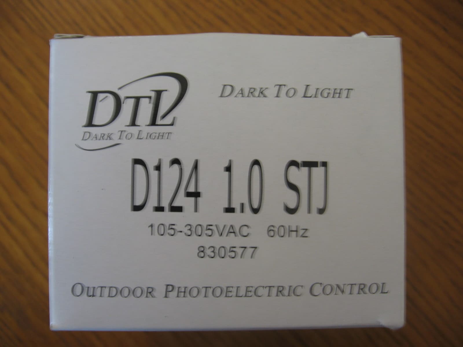 NEW DTL Dark to Light Outdoor Photoelectric Control  D124-1.0-STJ sensor 830577