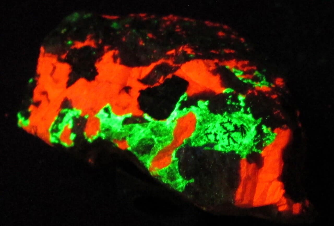 Rhodonite Willemite Calcite Franklinite Fluorescent Mineral Franklin NJ 6