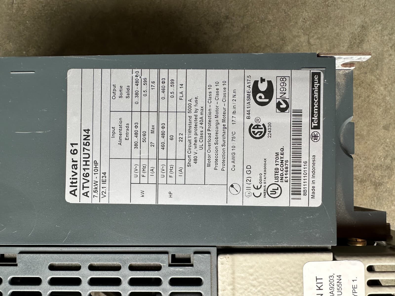 Schnieder Altivar 61 ATV61HU75N4 Square D 17.6A 460V 10HP Altivar 61  USED 4