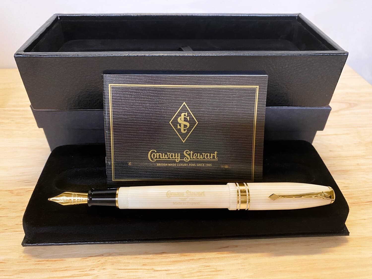 Conway Stewart 100 Series Creamy White Casein LE F/Pen - with box & papers 4