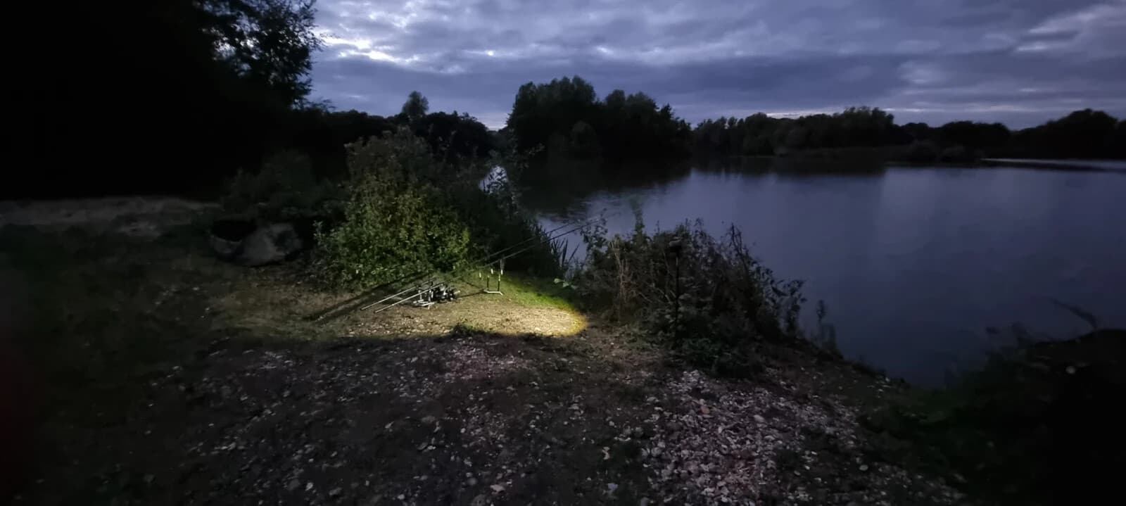 MOTION SENSOR – LED BANK LIGHT -  Motion Detector Infrared Sensor - Carp Fishing 2