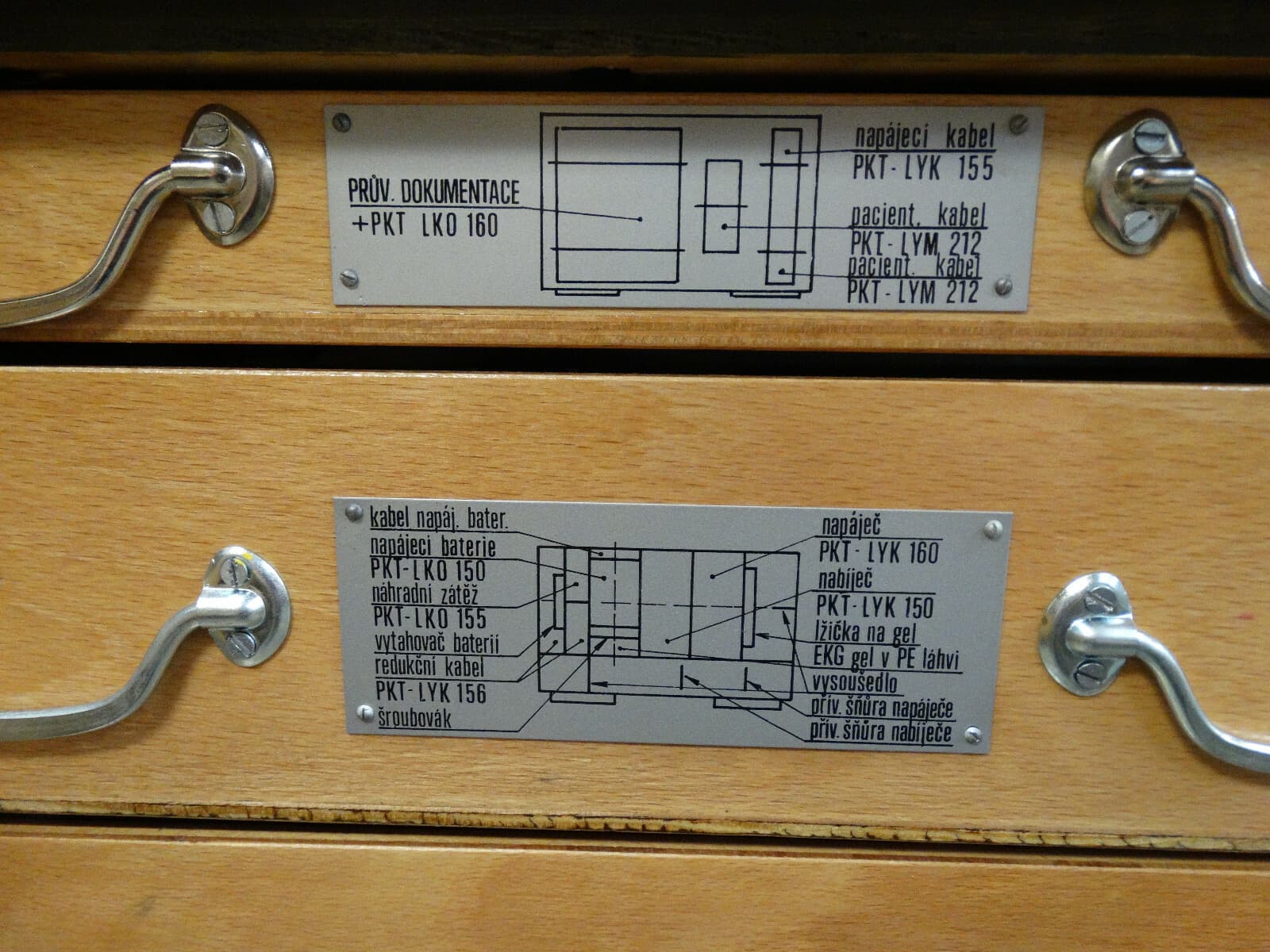 Czech Army Medical Box w/Hinged Door 3