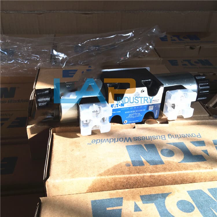 1PCS new For VICKERS solenoid valve DG4V-3C-2C-M-U-H5-13 3