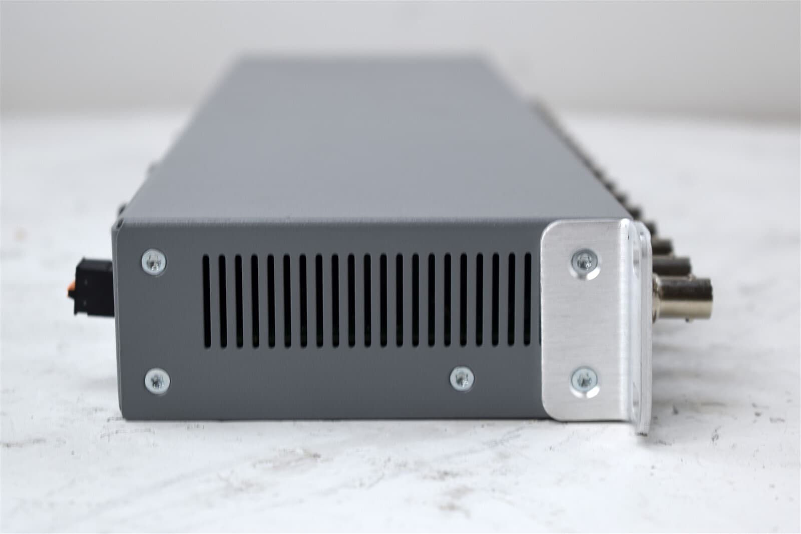 Axis P7216 16-Channel Video Encoder 0542-001-03 5