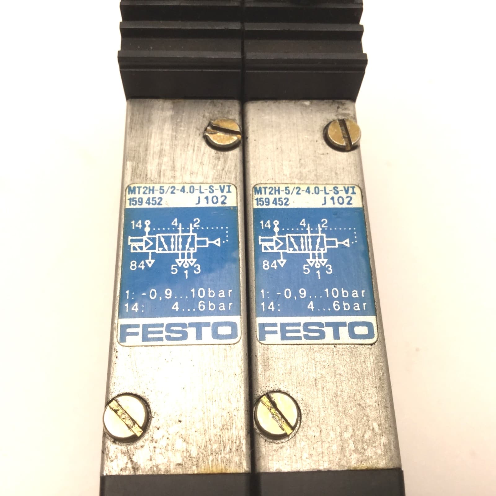 2x Festo MT2H-5/2-4,0-L-S-VI Solenoid Valves On Festo VIGM-03-4,0 Manifold Block 3