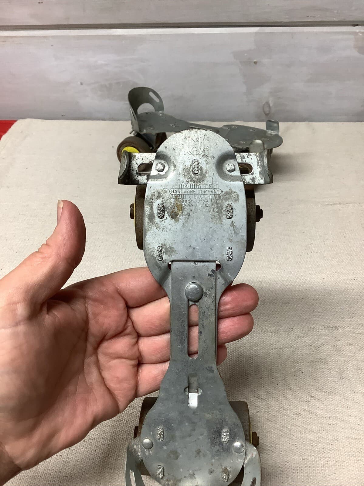 Vintage Pair of Metal UNION HARDWARE COMPANY Adjustable Roller Skates USA Heavy 5