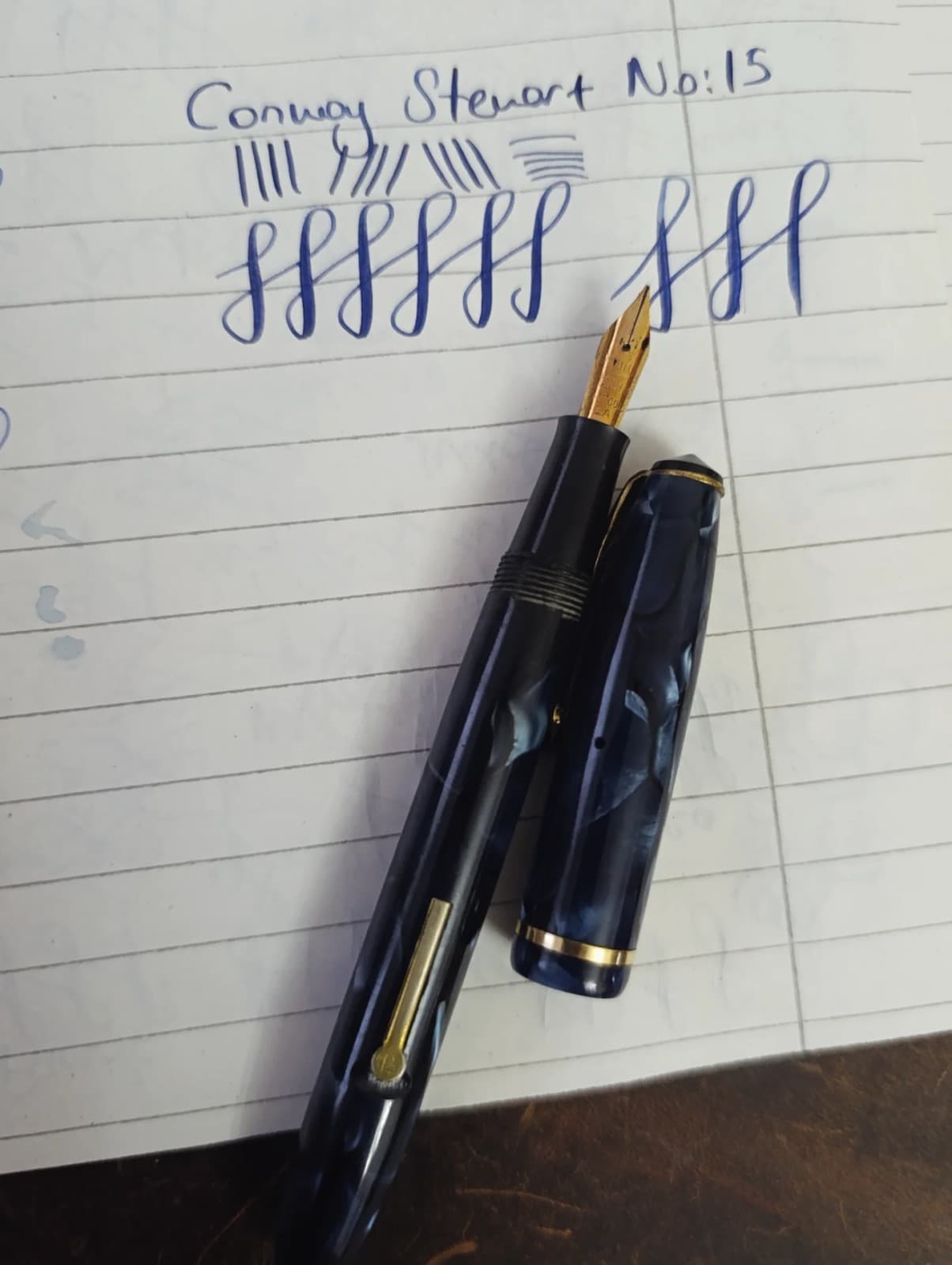 Vintage Conway Stewart No 15 14 CT Gold Nib Fountain Pen  2
