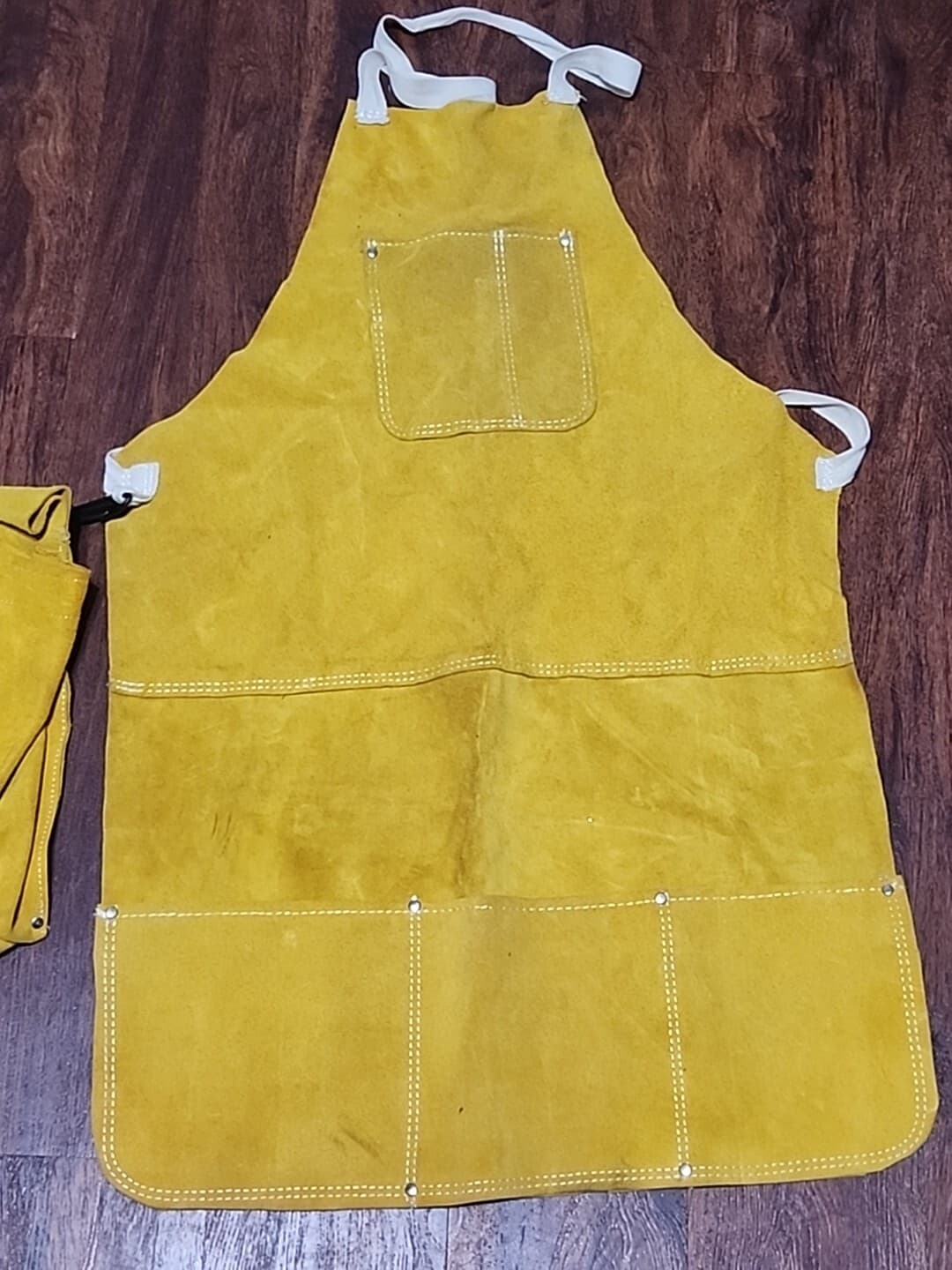 Leather Apron 32" Tall Protective ClothingCarpenter Gardening   Pakistan  3