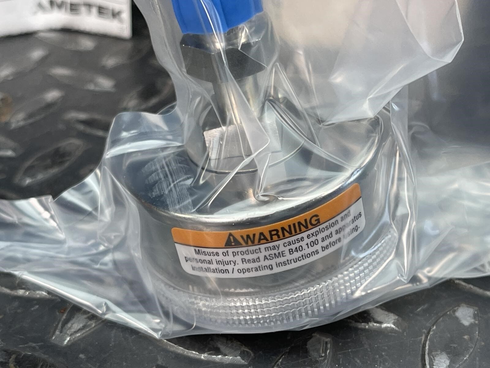 Ametek P 1535 Corrosion Resistant Gauge 200 PSI 2" Face CBM Connector NEW 4