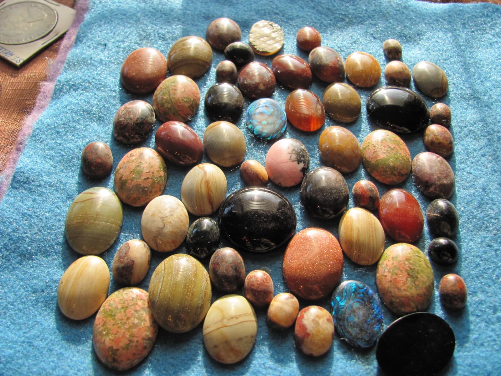   Fantastic Lot  of  57 pcs  Cabs  of mixed materials! 190 grams