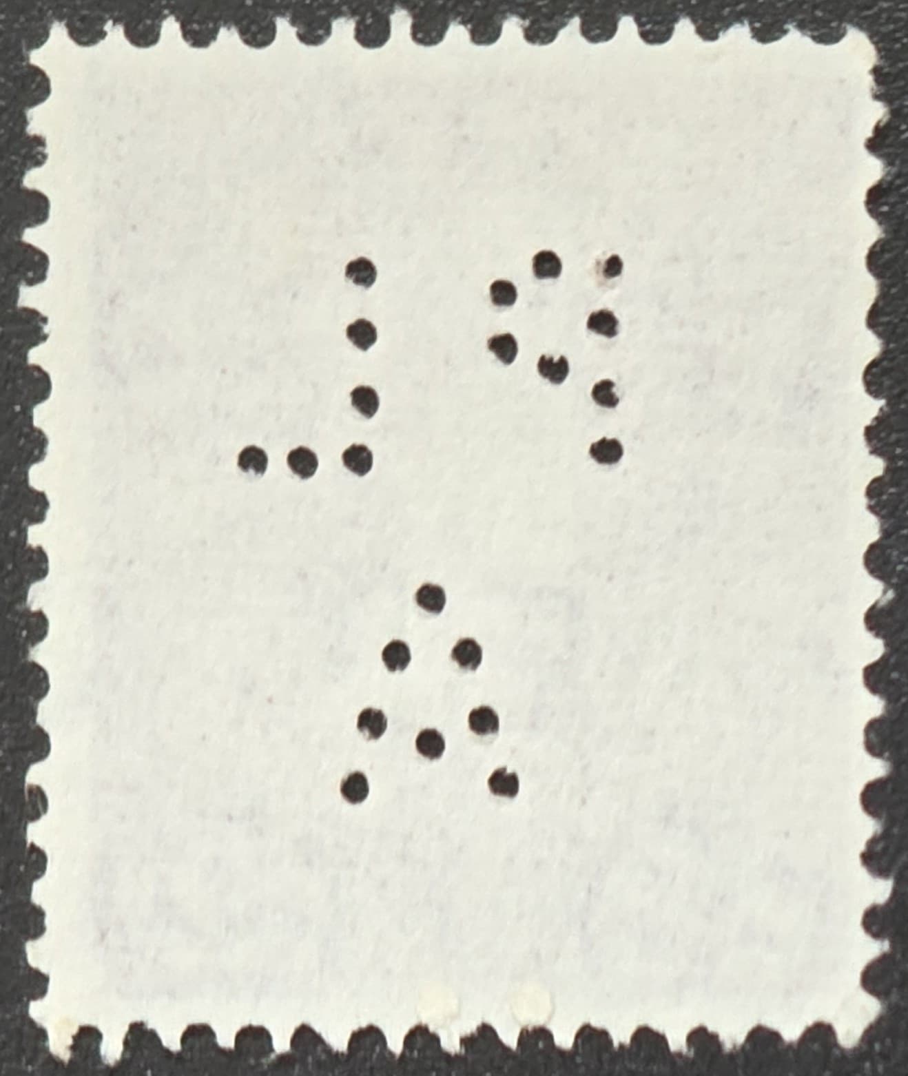 Great Britain 1954-65 Scott #317 Queen Elizabeth II - "PLA" PERFIN - Stamp 2