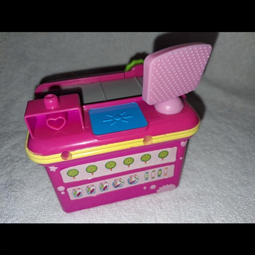 Shopkins Small Mart Supermarket Playset with Running Water 4-7 Years