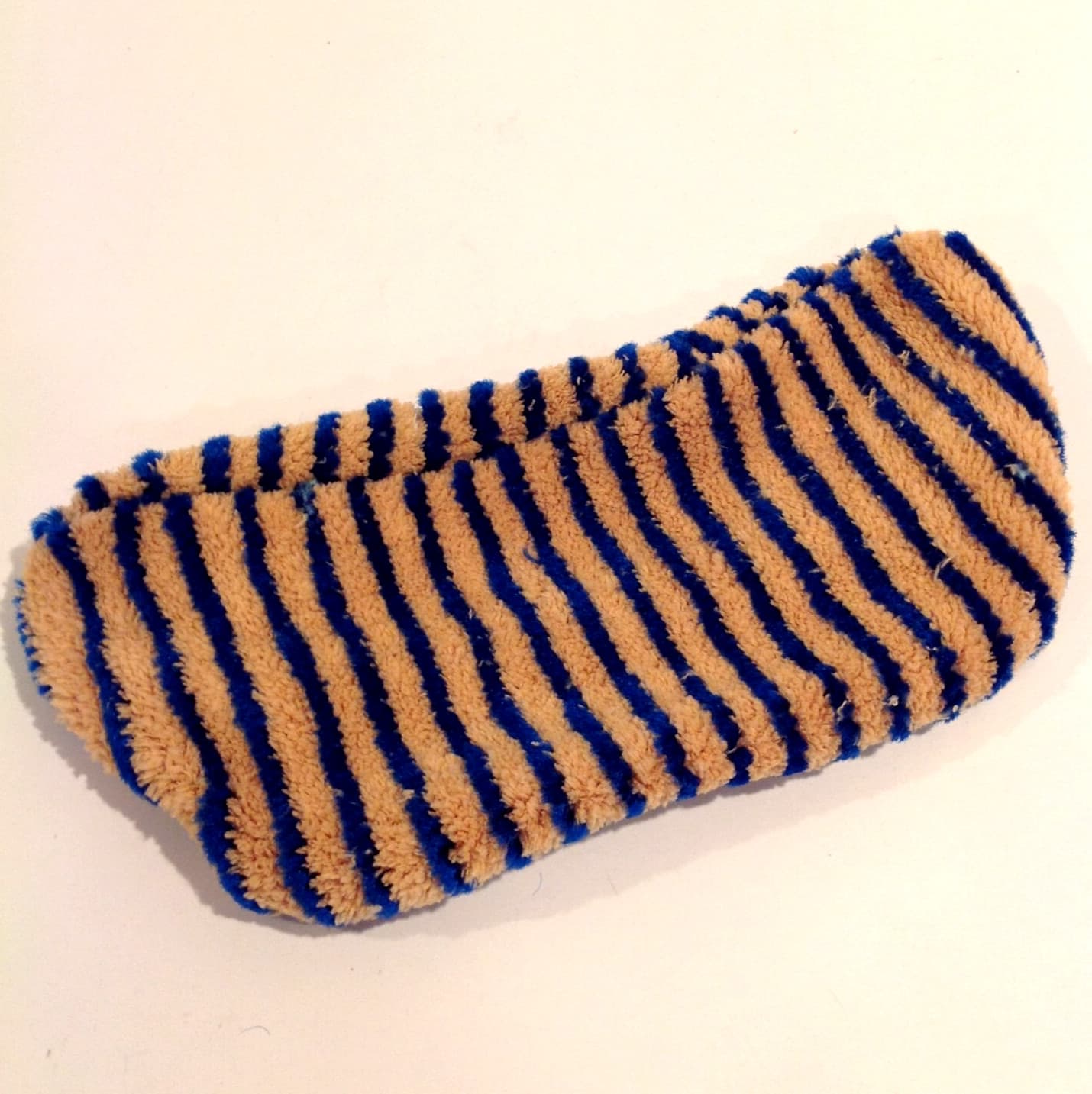 12 Rubbermaid HYGEN Q881 Flexi-Frame 11" Yellow Microfiber Scrubbing Wet Mop Pad 4