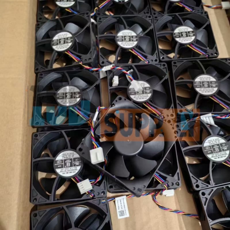 1pc new DWPH EFH-08E12W-IP01 DC12V 0.7A 80*80*25MM 8CM 4Pin PWM Cooling Fan 3