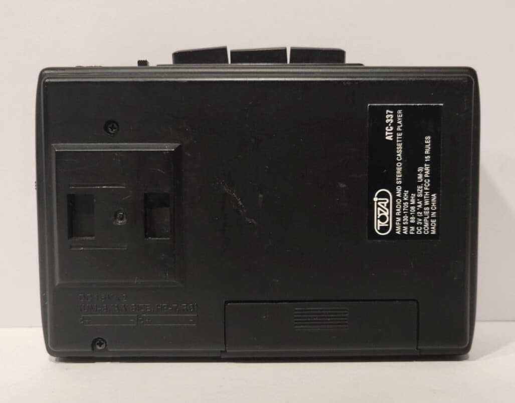 Vintage Tozai ATC-337 Personal AM/FM Stereo Cassette Player Walkman 2