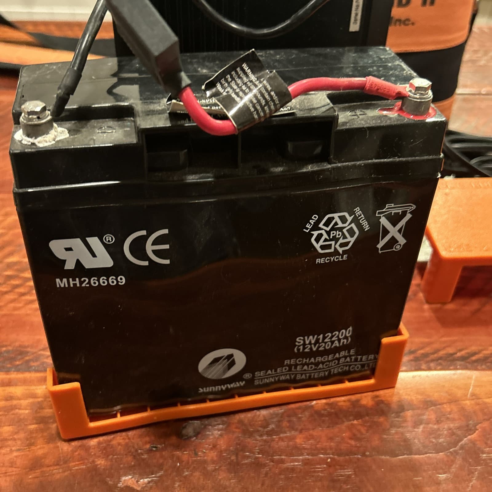 Paul C Buff Vagabond II Pure Sine Wave Power Inverter w/ battery Tested Working 4