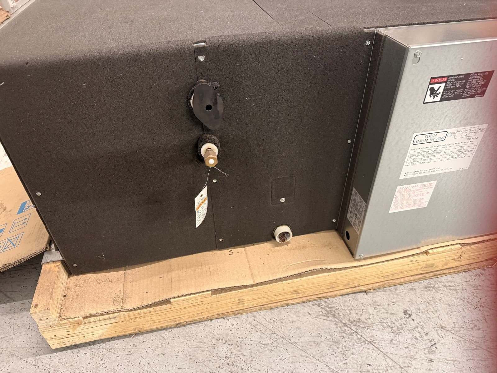 Daikin 6 Ton Indoor Fan Coil Unit, Ducted VRV Fan Coil (FXMQ72MFVJU) 5