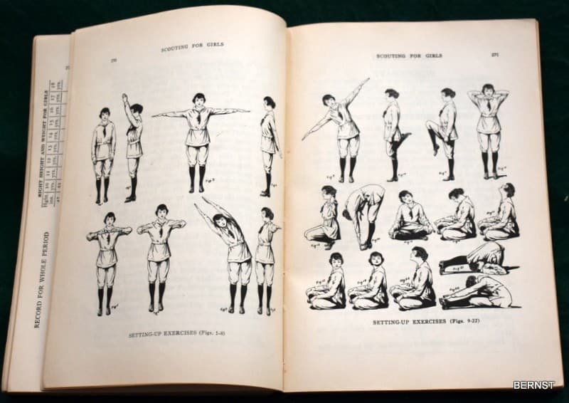 VINTAGE GIRL SCOUT HANDBOOK - SCOUTING FOR GIRLS 1920 - 1st EDITION 6