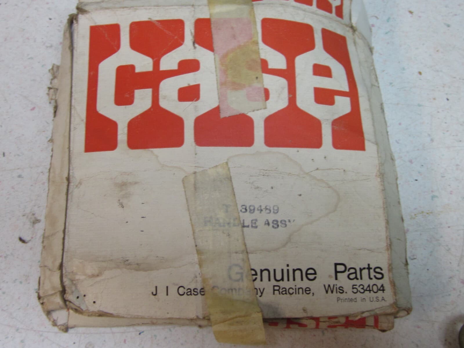 Tractor and Heavy Equipment Locking Door Handle from Case fits 1470 3