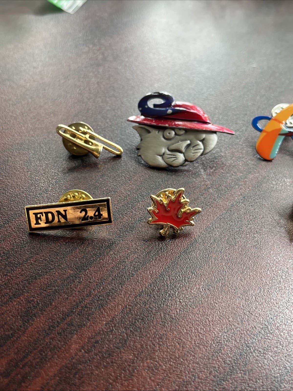 Lot Of 10 Random Mixed Lapel Hat Pins A1 2