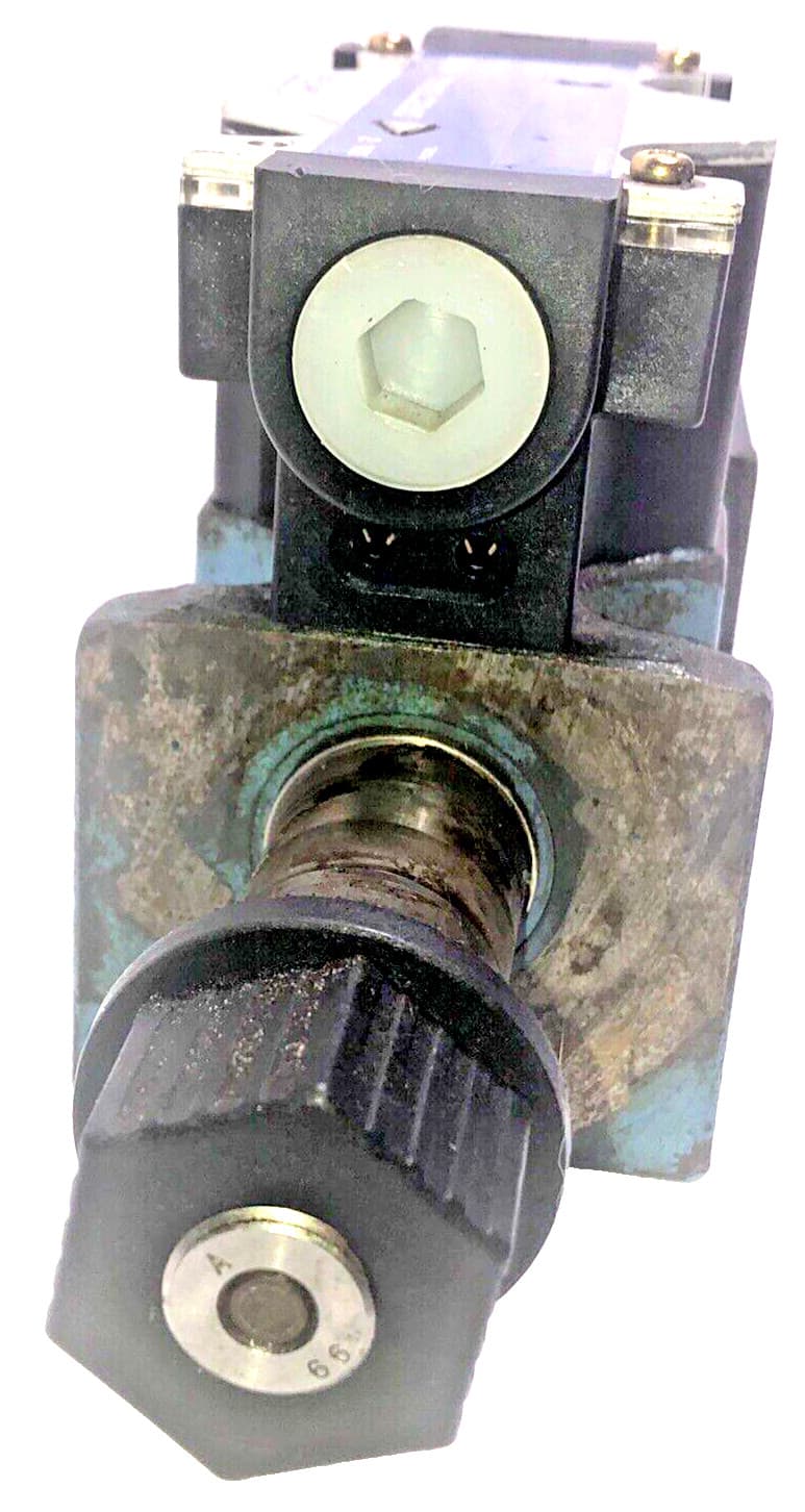 Yuken DSG-03-3C2-A100-50 Directional Valve, Double Solenoid, used (HH) 3