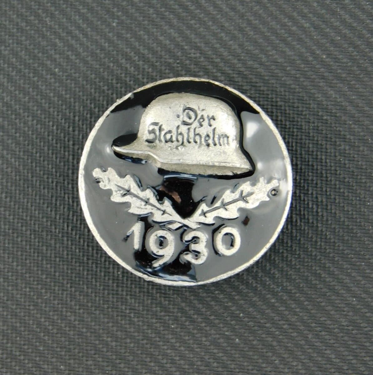 3067 DER STAHLHELM 1930 BADGE GERMANY WEIMAR REPUBLIC DER STAHLHELM MITGLIEDSAB
