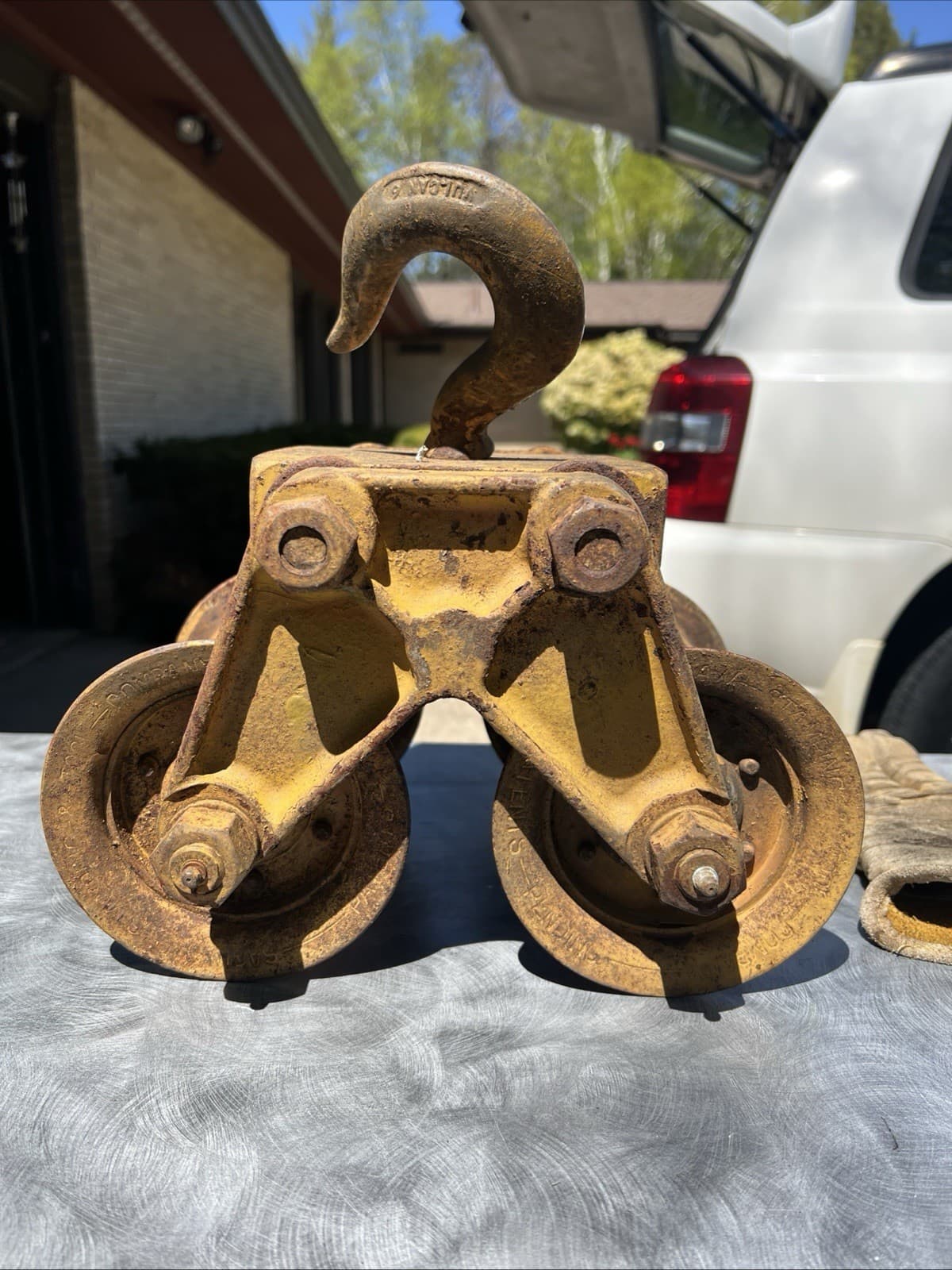 Saginaw Stamping Company Hoist Beam Trolley 1 Ton Capacity 3