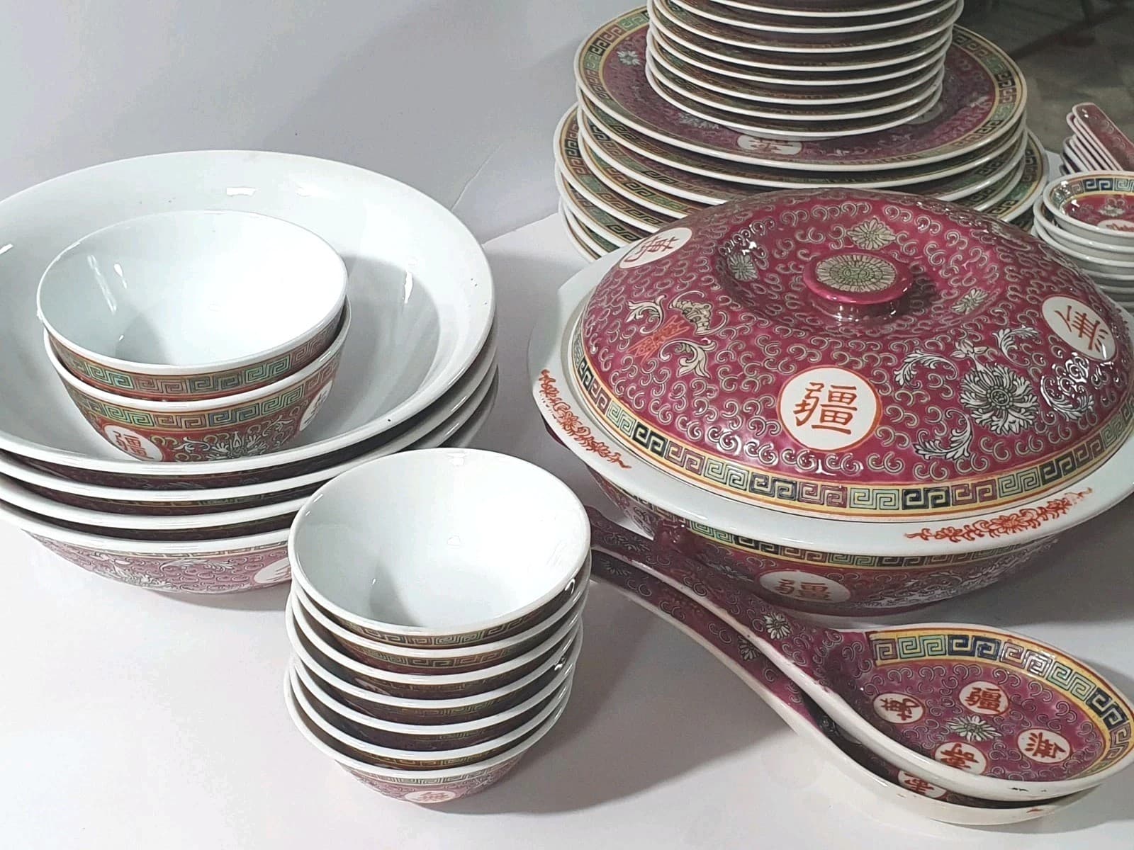 68 Pieces Chinese Mun Shou Porcelain Longevity Rose Pink dinnerware Lot 4