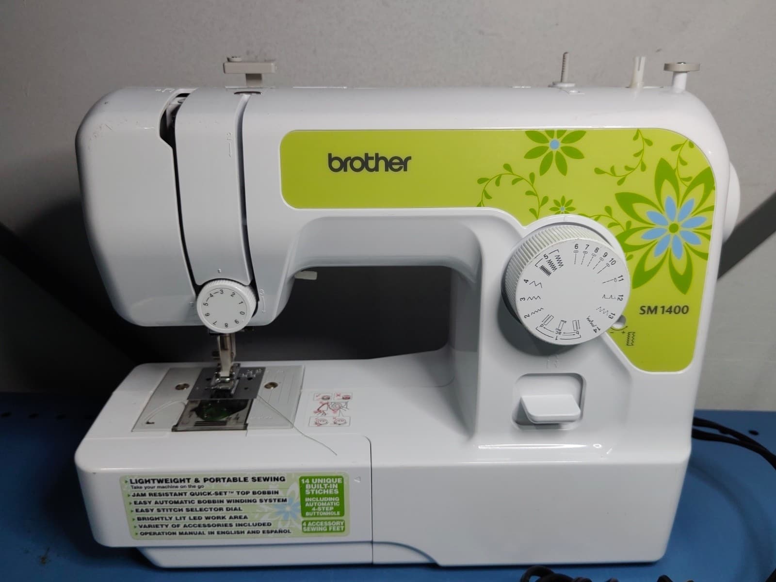 Brother SM1400 14-Stitch Sewing Machine 3