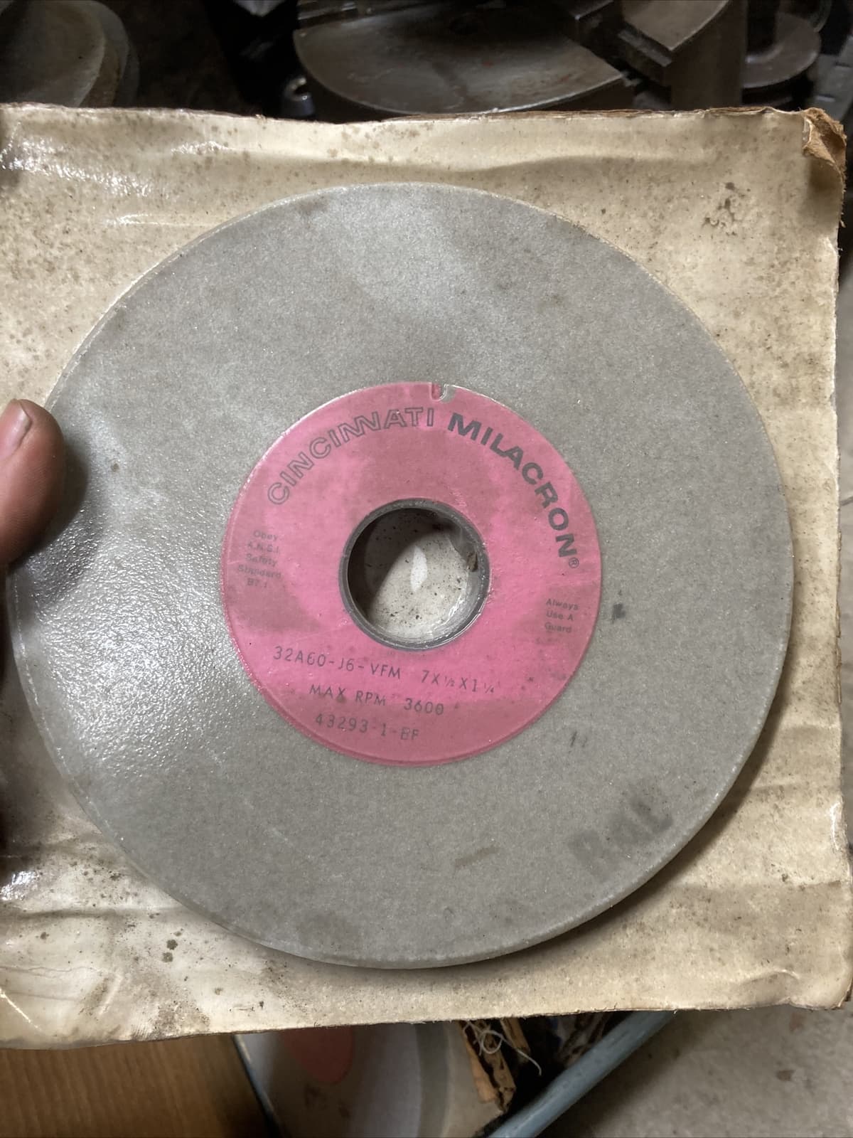 Cincinnati Milacron 7" x 1/2 x 1-1/4 32A60-J6-VFM Surface Grinding Wheel 3600rpm 5