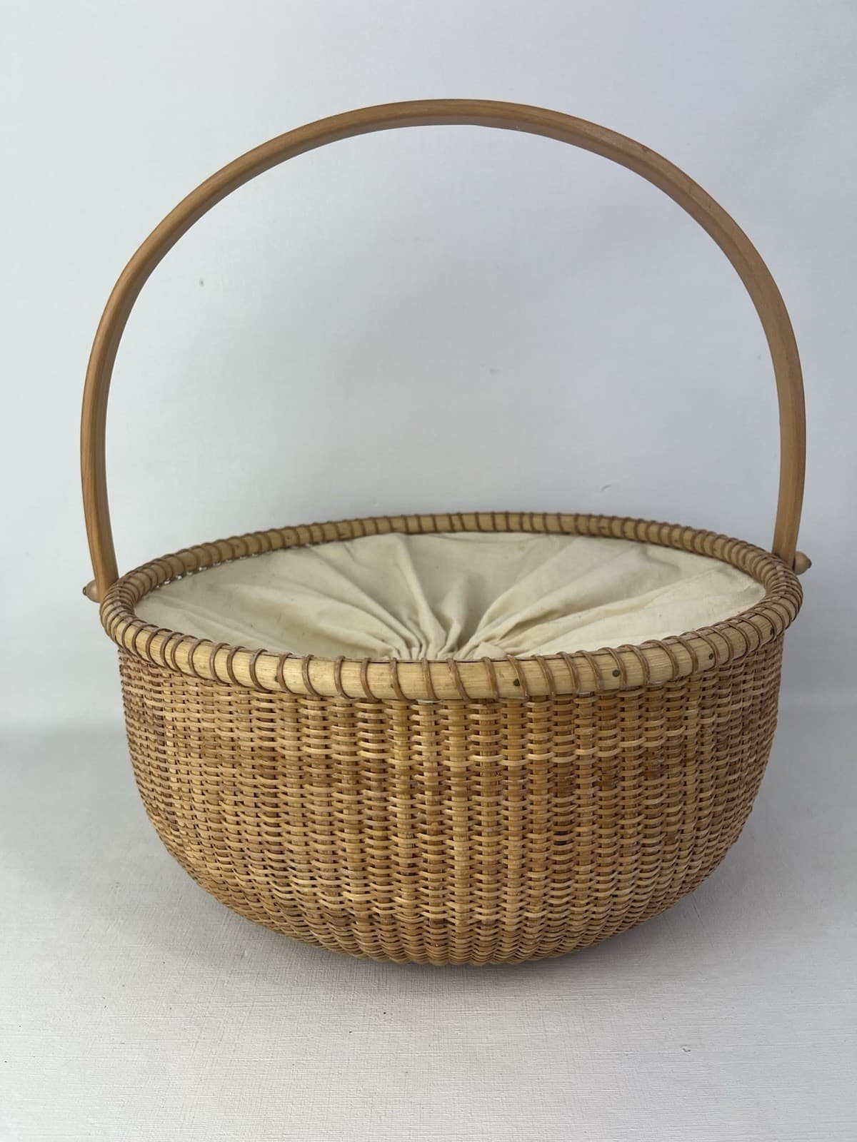 Vintage Nantucket Lightship Basket 12” w/ Linen Liner