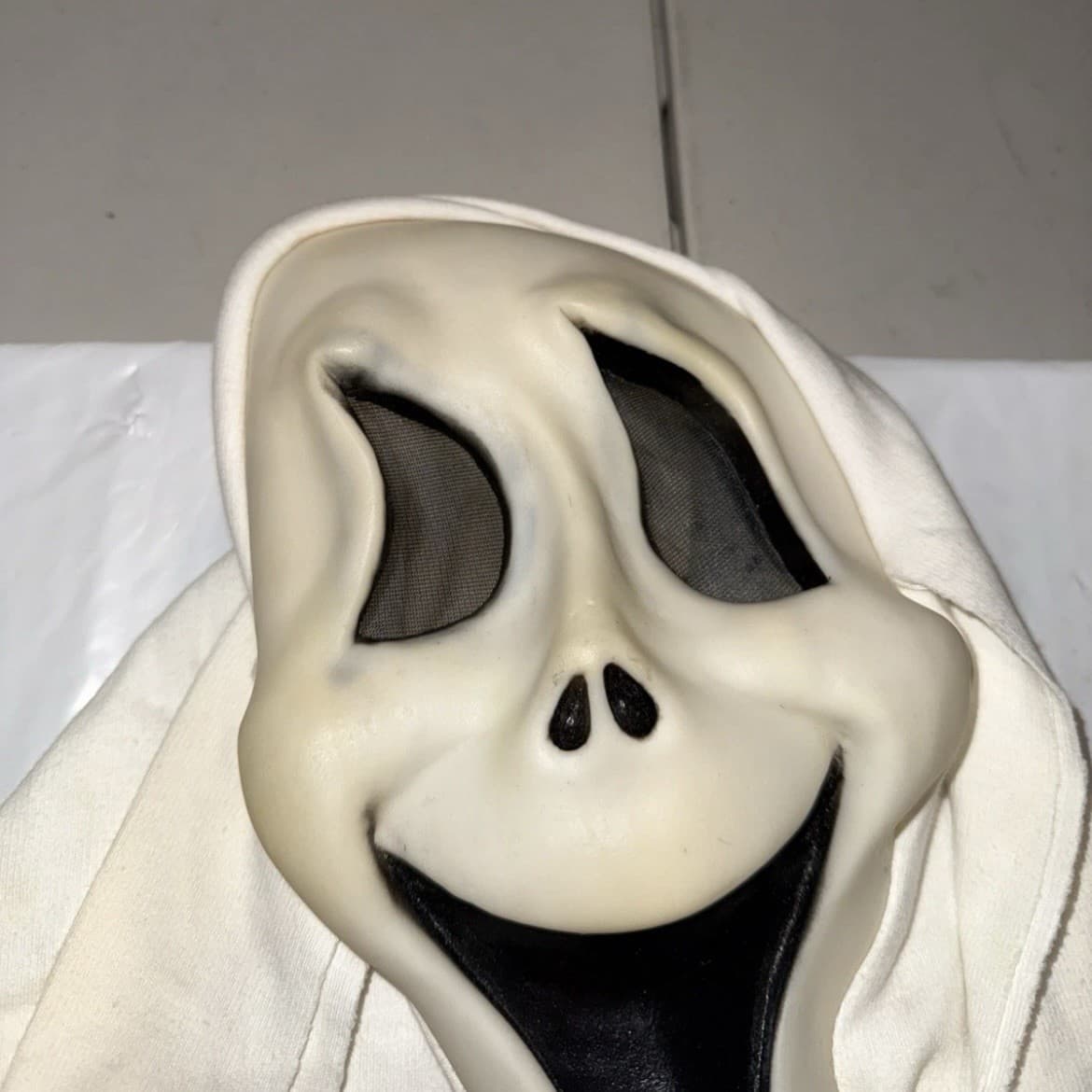 Fun World Div Gen 1 Silly Ghost Halloween Mask White Cotton Shroud 1992-1995 3