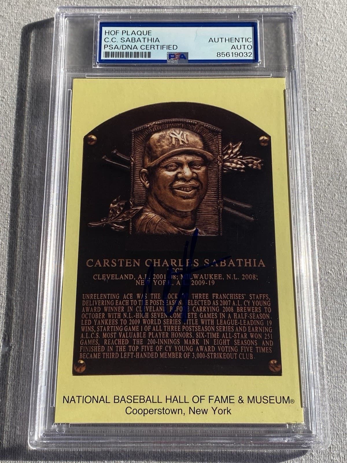 NEW YORK YANKEES CC SABATHIA AUTOGRAPH HALL OF FAME PLAQUE CARD PSA/DNA SLAB 032