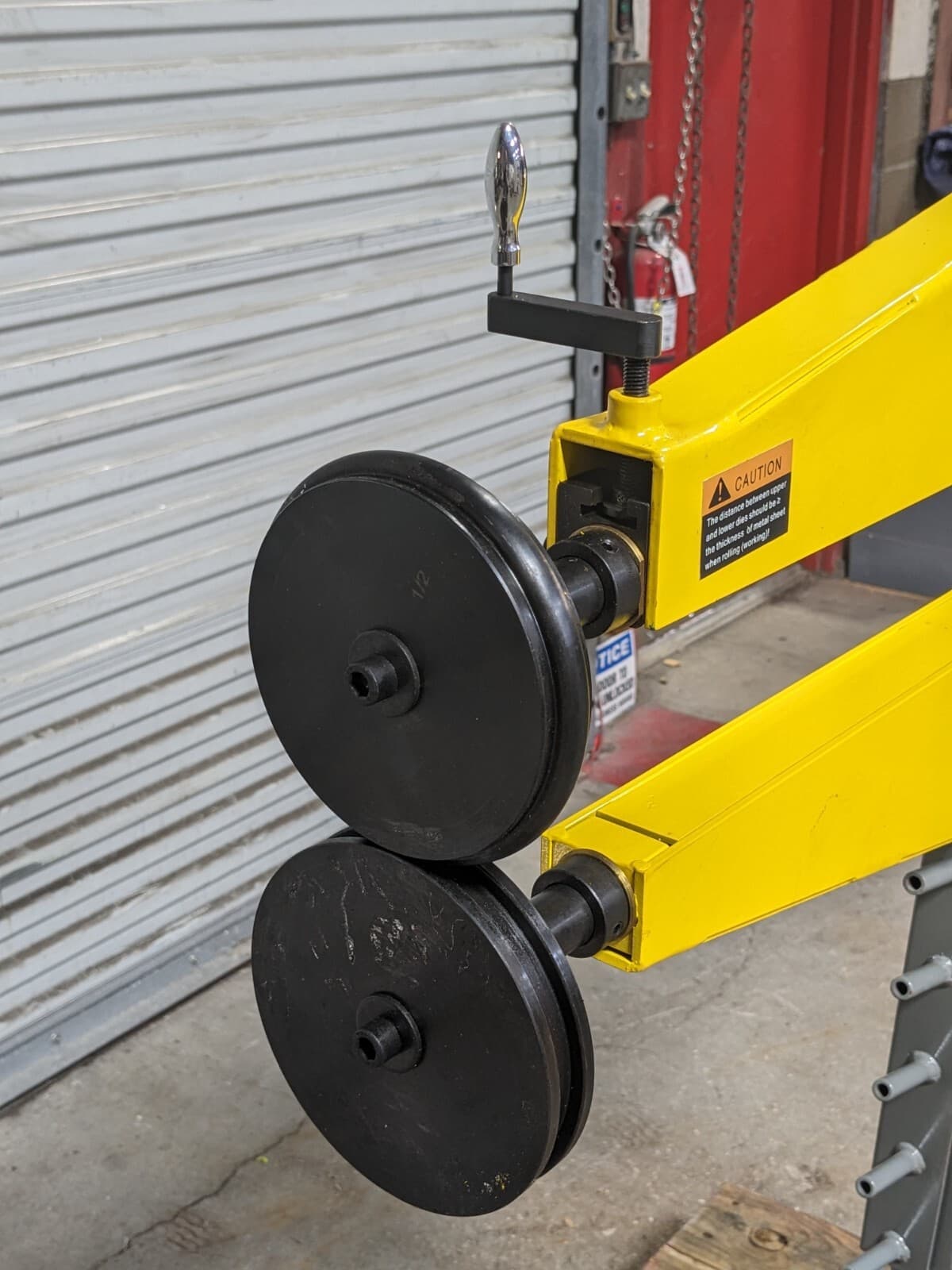 Enco Electric Bead Roller 20 Ga. Capacity 24 In. Throat Depth 110v 1.5 Amp 4