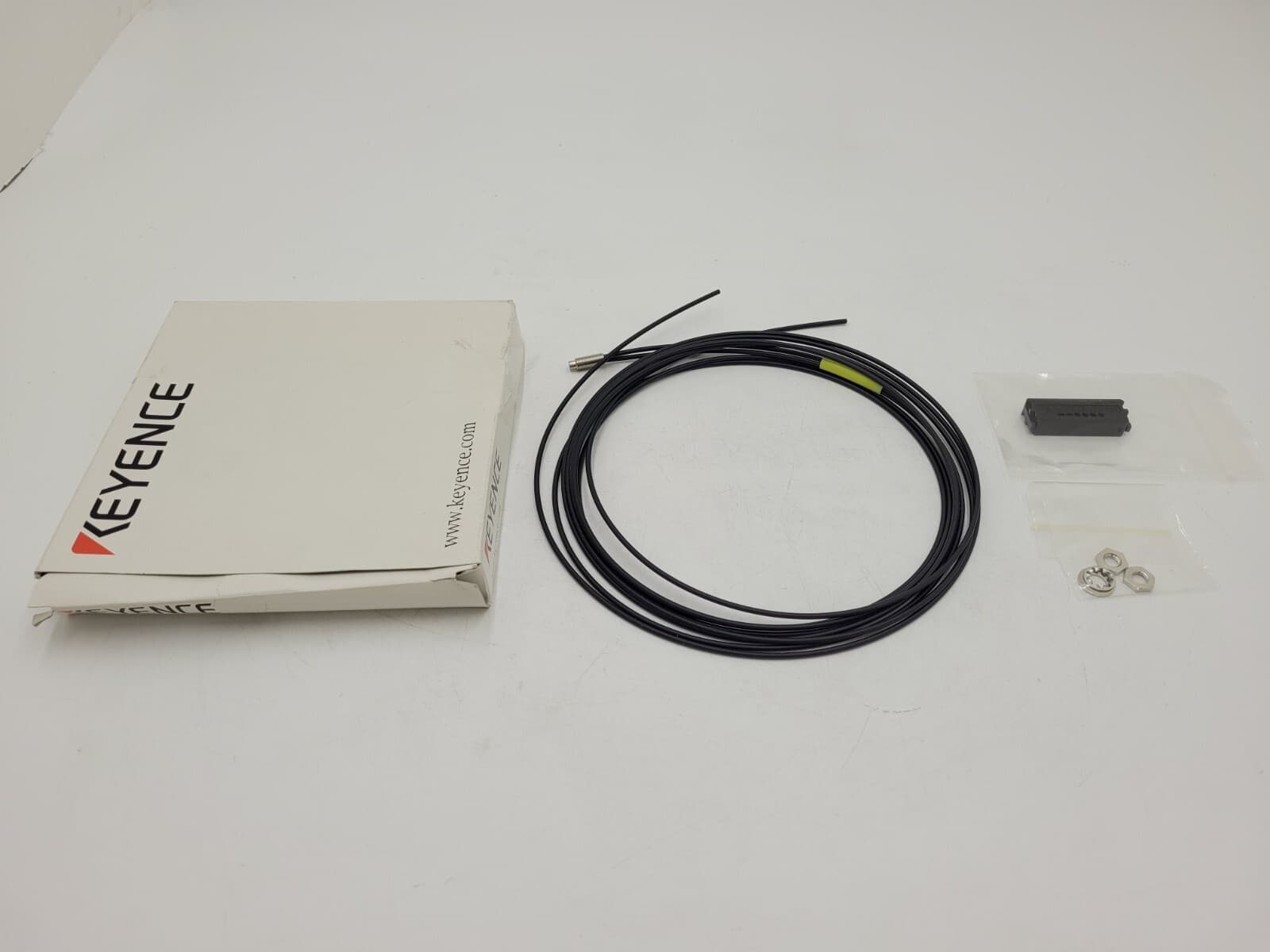 Keyence FU-67 Fiber Optic Sensor FU67 New In Box Expedited Shipping 1PC # 2