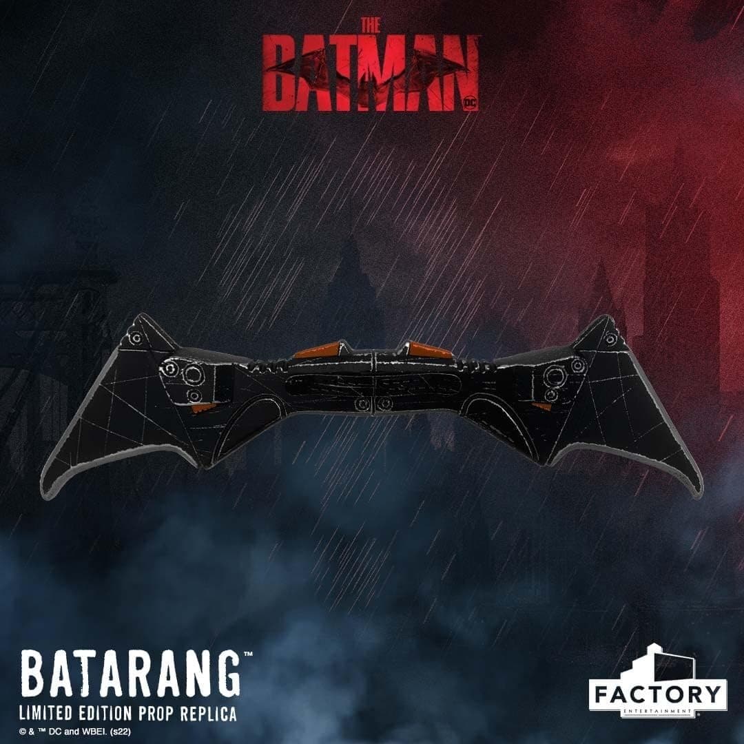 Factory Entertainment 1:1 The Batman Dark Knight Batarang Prop Replica 3