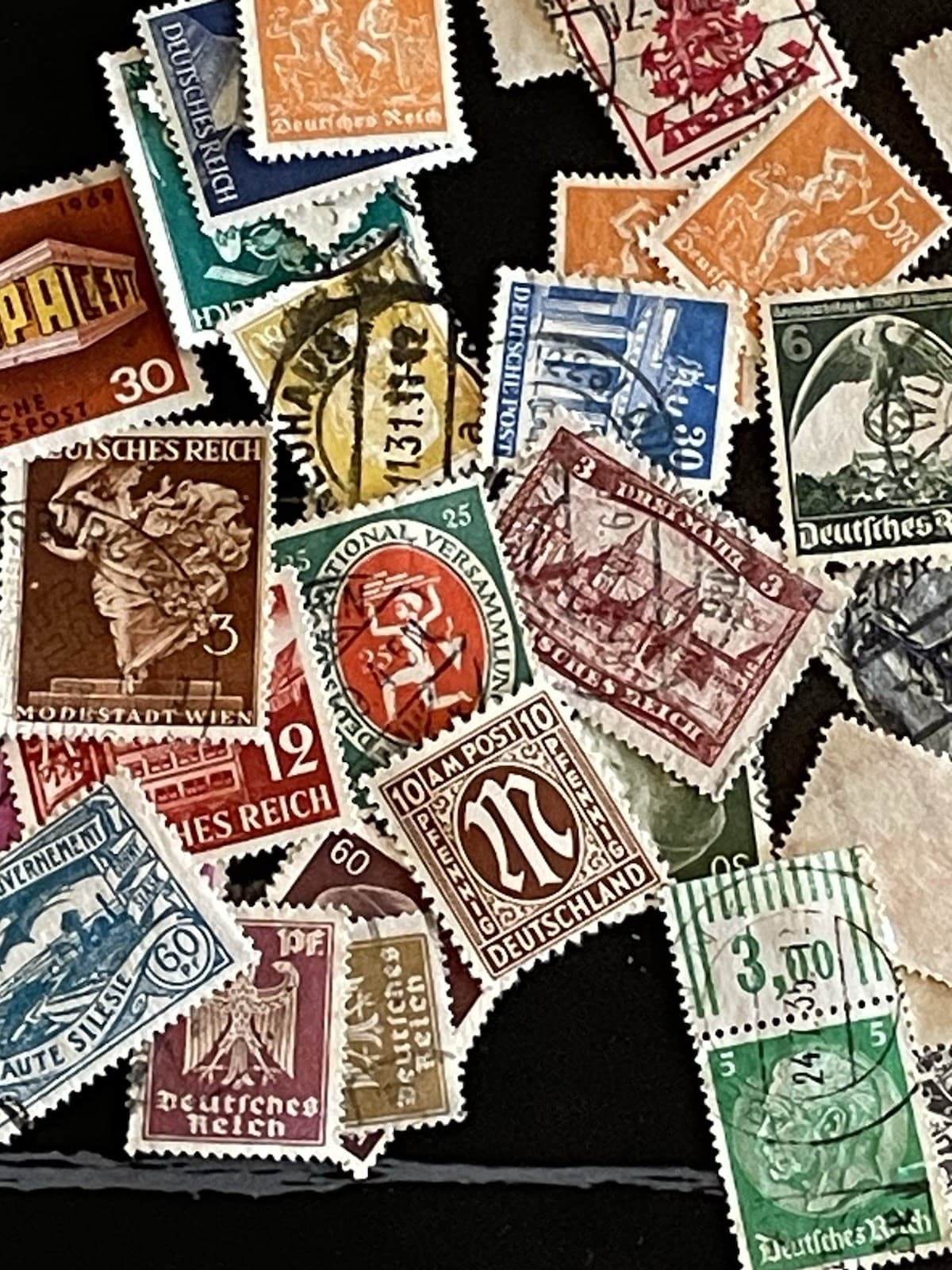 Germany and Area Mixture 100+ Stamps. Bundespost Deutsche Post Deutsches Reich 4