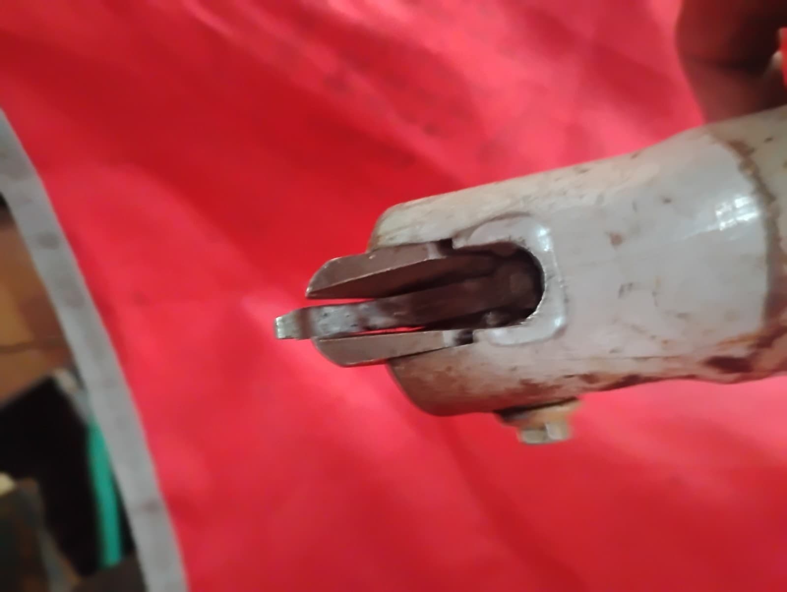 DEWALT 20V MAX DCS491 Cordless 18-Gauge Swivel Head Shears (Tool Only) 4