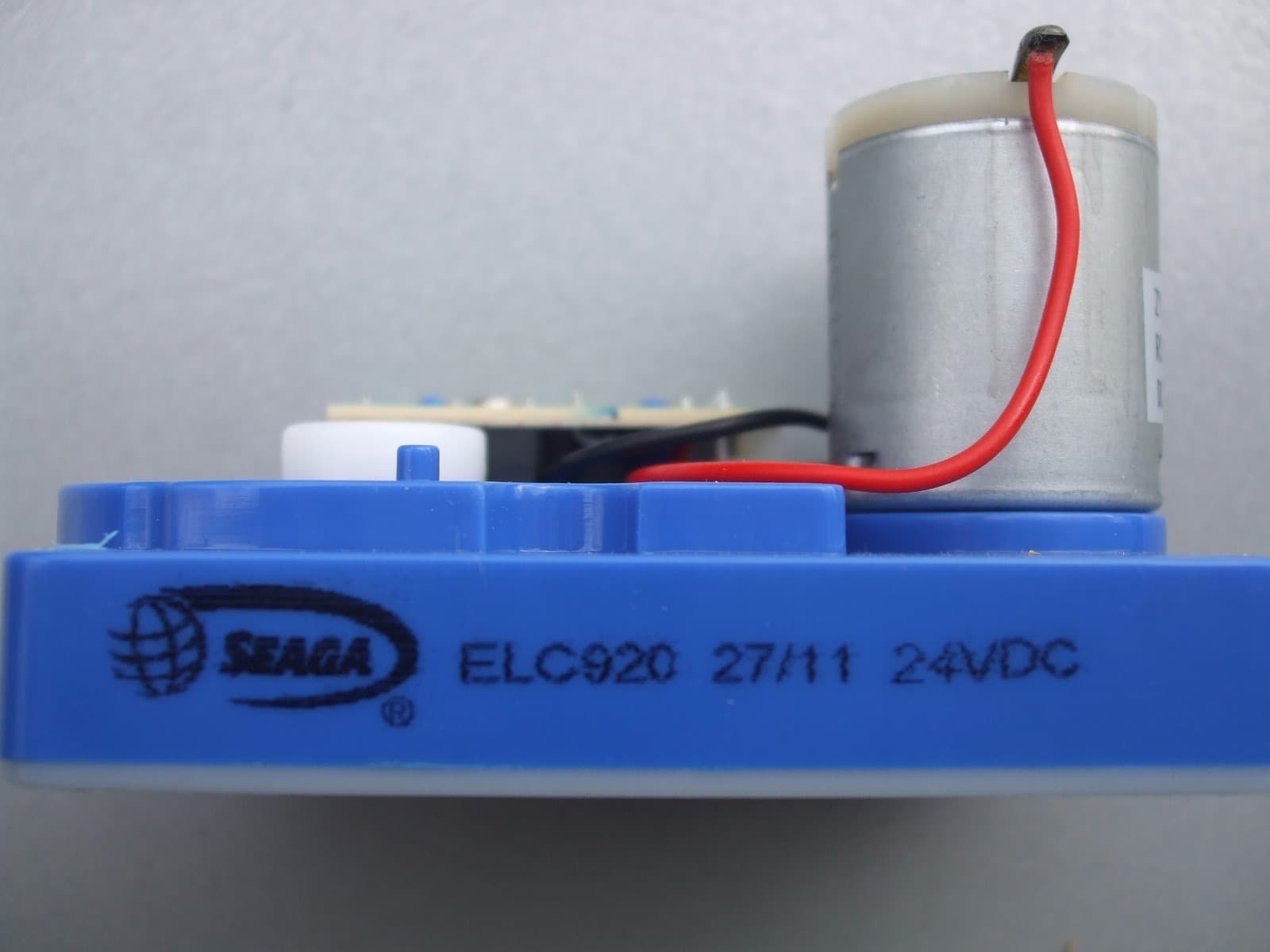 Seaga model UBS 618 combo vending machine snack or drink motor 5