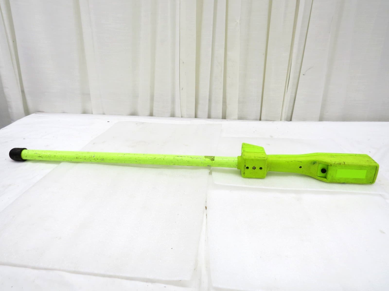 CST/Berger Magna Trak MT102 Magnetic Locator W/LCD Screen 6